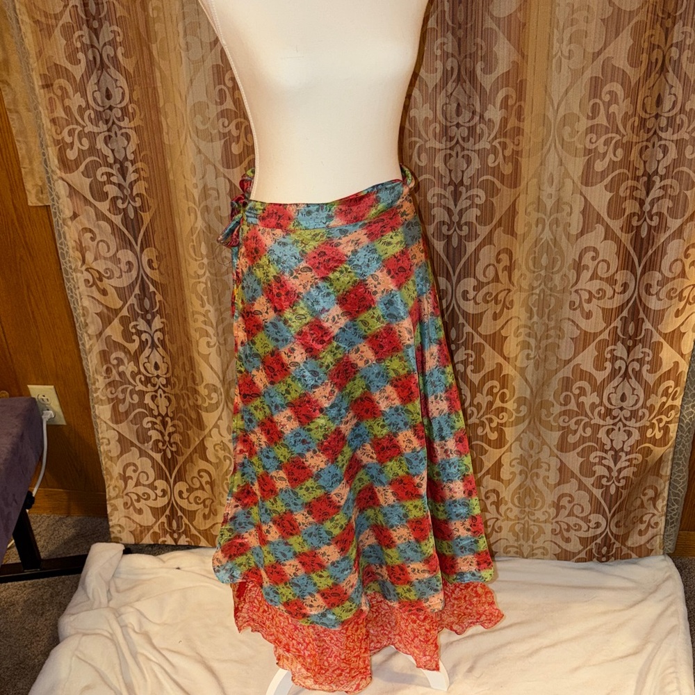 Colorful, Reversible Women's Convertible Silk Wrap Dress/Skirt - Picture 3 of 5